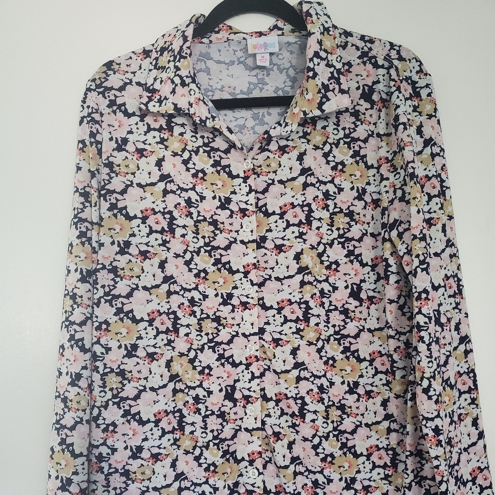 Lularoe Valentina button up